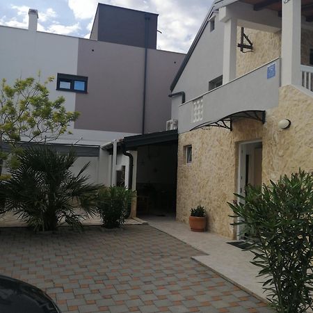 Vila Skalinada Vir Exteriér fotografie