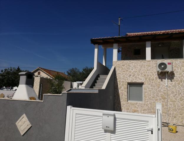 Vila Skalinada Vir Exteriér fotografie